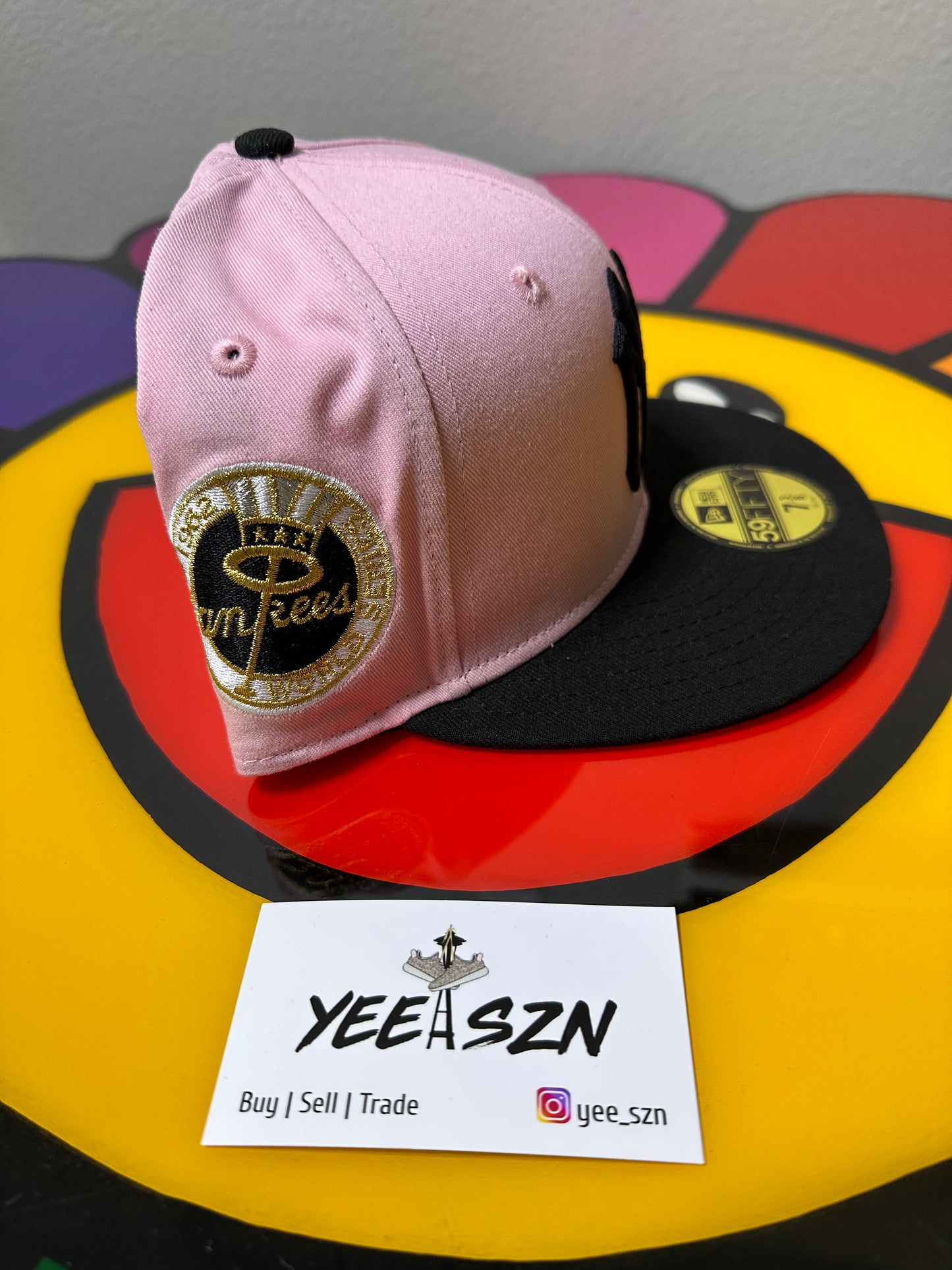 Hatclub Exclusive New Era 59Fifty NY Yankees 2 Tone Pink/Black Patch Hat 7 3/8